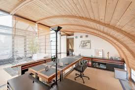 Um einen arbeitsplatz mit gutem feng shui zu gestalten wenden wir zwei wichtige formeln an: Feng Shui Unter Der Lupe Das Arbeitszimmer