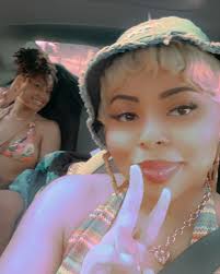 sometimes you gotta pop out and show 🥷🏽 . . i love my friends. i  literally did this whole song bc i missed them and wanted to spend time w  them. 🥲