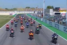 La marea gialla di misano sarà orfana però proprio di valentino rossi, infortunatosi con la moto da enduro mentre si allenava poco lontano da misano. Motogp Misano Replay