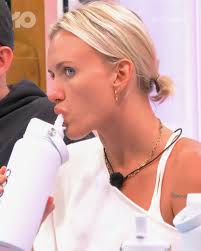 The competition is getting 🔥... so your final 7 hope you stay hydrated 💧  Get your own BBAU Water Bottle NOW while stock lasts, link in bio 🔗 #BBAU 