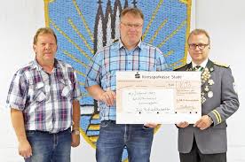 Cheque template clipart kostenlos vektor bilder download / korrekturabzug vor der fertigung ein scheck zum ausdrucken unterscheidet sich deutlich von echten schecks, mit denen man bezahlen kann. Forderverein Uberreicht Scheck An Schutzenverein Spende Fur Die Jugend Oldendorf Himmelpforten