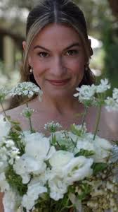 Beauty by Veronica for @artistsbysherrielong Photo @janawilliamsphotos_  Gown @mirazwillinger @marinamorrisonsf Planning @paulaleduc Flowers  @nancyliuchin #ABSL #bride #bridemakeup #mobilebeauty #mobilesalon  #makeupartist #hairstylist #mobilestylist ...