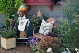 The Bees Knees: Summertime Sipping and Giveaway!