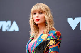15 Lagu Taylor Swift Paling Fenomenal - Revertune