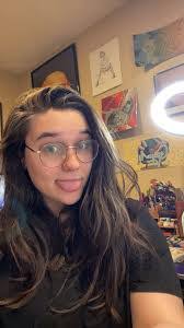 Deanna Sampson's Instagram, Twitter & Facebook