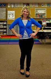 Women should pay close attention to their tops. How To Dress Like A Teacher Cardigans And Flats P Spring Teacher Outfits Professional Dresses Casual Dress Outfits