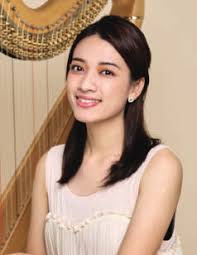 解瑄亦致力推廣豎琴及跨領域演出，創立了「粉月亮音樂劇場」陸續推出「藍色馬賽克」、「河