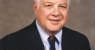 Orville Coward, 'legal giant,' civic leader, dies at 90