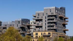 Un autre immeuble s'était effondré mercredi. Decouvrez La Plus Haute Tour En Bois De France Figaro Immobilier