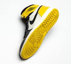 Shop samsung am702 series ls32am702unxza 32 smart tizen 4k uhd monitor black at best buy. Air Jordan 1 Yellow Toe Black White Ar1020 700 Release Date Sneakerfiles