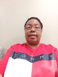 Can someone edit my wedding photo?