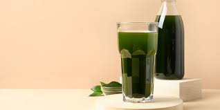 Its name is derived from the greek words χλωρός, khloros (pale green) and φύλλον, phyllon (leaf). Neuer Detox Drink Chlorophyll