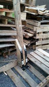 If you repurpose pallet wood or need to tear down pallets, this tool is a lifesaver. My Do It Yourself Pallet Buster Works Like A Charm Buster Charm Doityourself Pallet Woodworking Diy Beginner Woo Pallet Diy Pallet Projects Pallet Tool