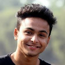 Alexis Posada's Instagram, Twitter & Facebook