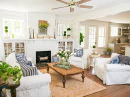 See how the expecting mom's style tastes have changed so you think you know joanna gaines's style. 17 Ways To Decorate Like Chip And Joanna Gaines Hgtv