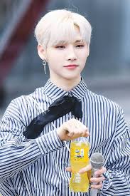 190525 Jeon Woong At Mini Fanmeeting Outside Mbc New Music Jeon Boy Groups