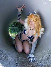 Elina Vance from Queen's Blade - Daily Cosplay .com