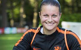 Sherida spitse (netherlands) from a free kick with a right footed shot to the top left corner. Radio Tokio Met Voetballer Sherida Spitse Hoge Verwachtingen Het Zal Mij Aan M N Reet Roesten Podcast Dagblad Van Het Noorden