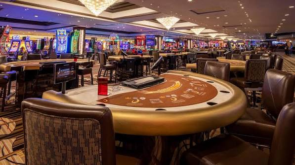 Paris Las Vegas Casino, center‑Strip slots and table games