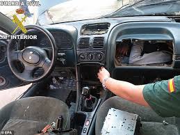 Check spelling or type a new query. Gambar Sayu Imigran Dipaksa Menyorok Dalam Dashboard Kereta Untuk Diseludup Ke Eropah