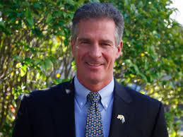 Callista gingrich, nikki haley, and scott brown are all running afoul of federal guidelines on social media while the state department whistles in the wind. Scott Brown Facing Complaints About Behavior As New Zealand Ambassador