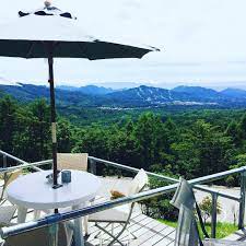 避暑地として有名な長野県 軽井沢 ゴールデンウイークに行く人も多いのでは そんな軽井沢の絶対に外さない緑に囲まれたおしゃれなカフェを5つ紹介したいと思います 屋外カフェ 軽井沢 カフェ