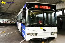 Smrt bus 950 will bring you to johor bahru via woodlands checkpoint (first link). Airport Shuttle Bus Causeway Link