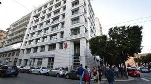 La banca, con sede legale e direzione generale ad altamura, è fortemente radicata nel territorio: Banche Il Caso Popolare Di Bari Fa Tremare La Puglia E 70mila Azionisti Indagati I Vertici La Repubblica