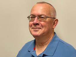 Daily Dirt: Height is only a number for these well-known personalities