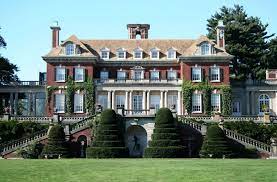 'gatsby' proves not as great as classic novel. Architecture Day Trip Visit The Mansions Of Gatsby S Gold Coast 6sqft