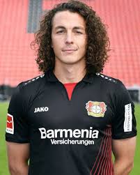 Julian jakob baumgartlinger (born 2 january 1988) is an austrian professional footballer who plays as a midfielder for bayer leverkusen and the captains the austria national team. I Pinimg Com 474x 49 26 86 4926869842403ae1935e