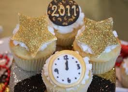 Happy New Year Cupcakes New Years Eve Dessert New Year S Cupcakes New Year S Desserts