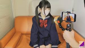 fc2-ppv 3163457 セーラー服を着た中◯生感溢れる貧乳スレンダーみくちゃんの手作り料理を楽しんだ後に着衣セックス　 最後はパイパンきつまんこに生中出し【レビュー特典：高画質版】 