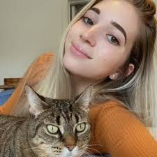 Alexis Goff's Instagram, Twitter & Facebook