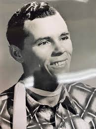 Randy Minnick's Instagram, Twitter & Facebook