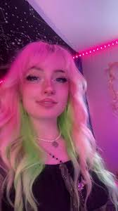 Eva Violet Good Vibes