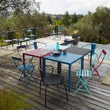 Optez pour le mobilier de jardin tendance qui va le mieux s'harmoniser avec votre décoration générale. Salons De Jardin Pas Chers Pour Se Relaxer Cet Ete Deco Cool