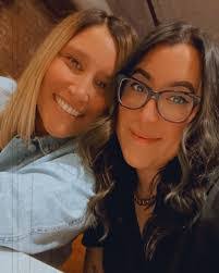 Michelle Ames's Instagram, Twitter & Facebook