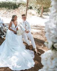 Check spelling or type a new query. Hochzeitskleid Dagi Bee Valentins Day Brautkleid Lange Armel Hochzeitskleid Hochzeit