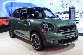 The screen functions just freeze for a few engine starts and magically begin functioning normally for. 2015 Mini Countryman Gets Revised Styling New Tech 2014 New York Auto Show