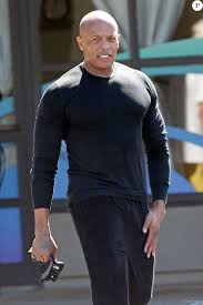 Exclusif Dr Dre Sort De La Salle De Gym Powerhouse A Maui Hawai Etats Unis Le 15 Novembre 2016 Purepeople Dre has managed to gain a remarkable amount of muscle. exclusif dr dre sort de la salle de