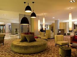 Das Hotel Liegt Gunstig Im Zentrum Von Lohmen Und Bietet Viele Moglichkeiten Die Gegend Zu Erkunden Directline Ist Die Beste Online Ho Hotels Das Hotel Hotel