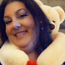 I want to read more books from Freida McFadden!! I've read these ones  during the year, my next reading is The Boyfriend. Which ones do you  recommend from the list she always