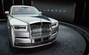 With its cloth top down, the dawn lets. Rolls Royce S Smaller Models Open Doors For A Younger Audience