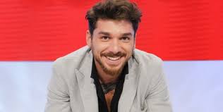 Chi è andrea cerioli e la fidanzata arianna. Chi E Andrea Cerioli Eta Fidanzata Vita Privata E Isola Dei Famosi Chiechiera It
