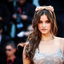 Keep it classy and respectful. Barbara Palvin Red Carpet Hair And Makeup Tips