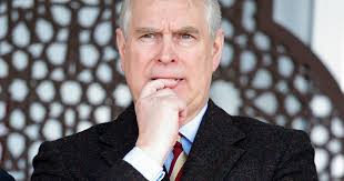 De zeven levens van schandaalprins Andrew (65)