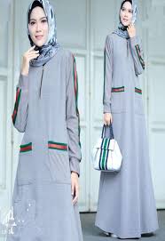 25+ model jubah pria kekinian terbaru (plus anak) jika wanita memiliki gamis sebagai busana muslimahnya, maka pria memiliki baju koko dan juga jubah sebagai busana muslim. Desain Baju Gamis For Android Apk Download