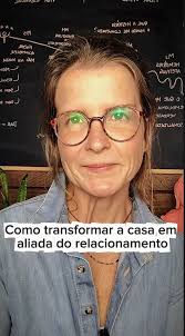 Relacionamentos não se desgastam só por falta de amor., Muitas vezes, eles  se desgastam por excesso de tensão diária., E o ambiente participa disso  mais do que a gente imagina., A casa pode amplificar ...