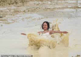 Burning Man descends into chaos as one ...